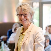 Bettina Macharzenski